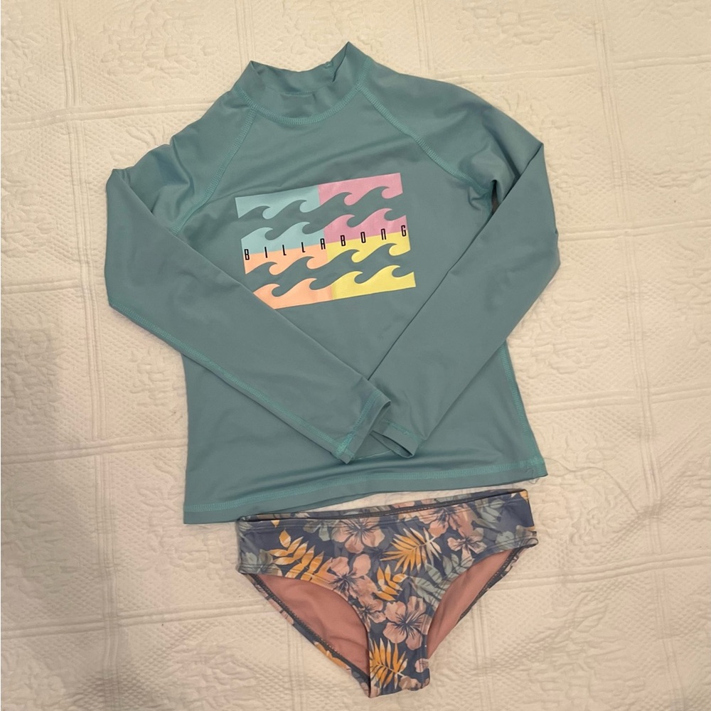 Girls Billabong Rashguard and Raisins Swim Bottoms